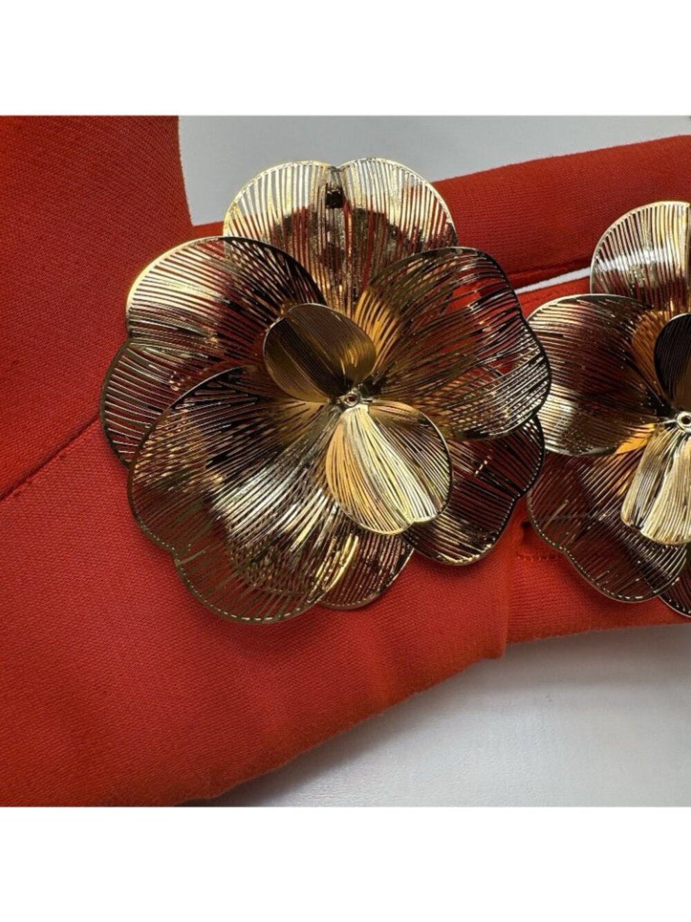 Zara Large Gold Tone Metal Flower Statement Earrings Pierced - Picture 8 of 9